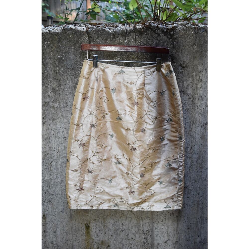 Vintage Ivory Embroidered Silk Lined Pencil Skirt – Size M
